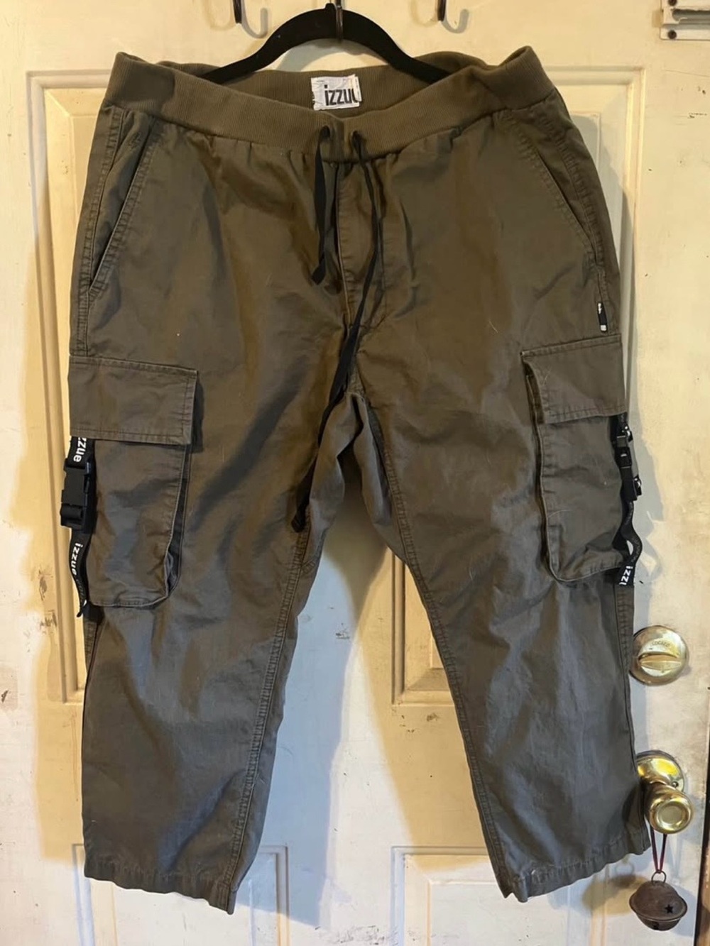 IZZUE Green Cargo Pants